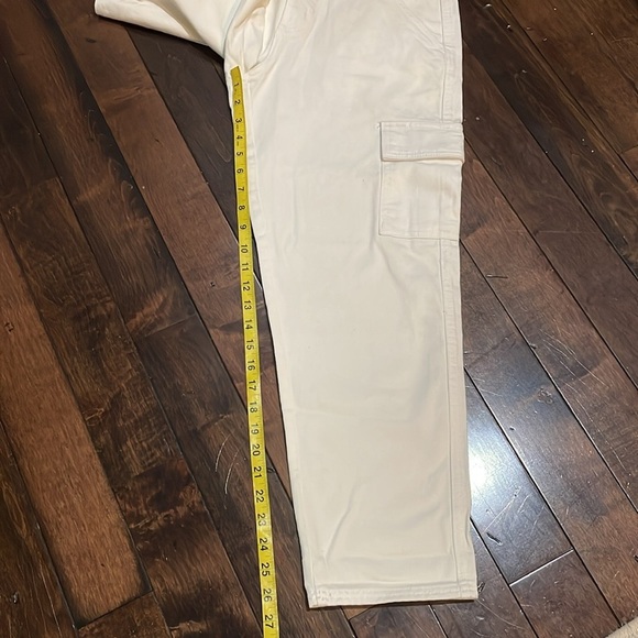Universal Thread Boyfriend Cargo jeans Straight High rise Womens size 6 Cream - Picture 9 of 14